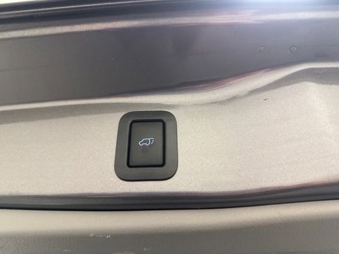 Used 2019 Toyota Highlander XLE image 20