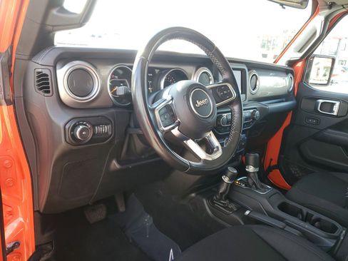 Used 2020 Jeep Wrangler Unlimited Sahara image 17