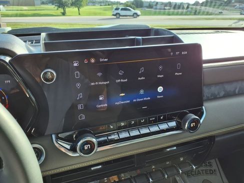 Used 2024 Chevrolet Colorado ZR2 image 19