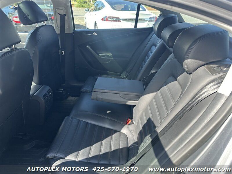 Used 2008 Volkswagen Passat VR6 FWD image 21