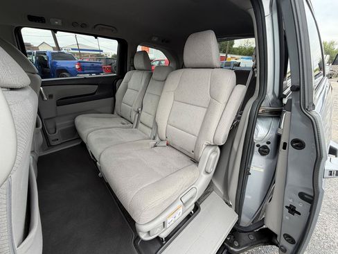 Used 2016 Honda Odyssey EX image 12