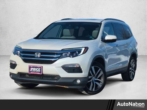 Used 2017 Honda Pilot Touring image 1