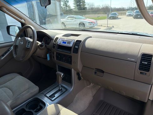 Used 2005 Nissan Pathfinder XE image 18