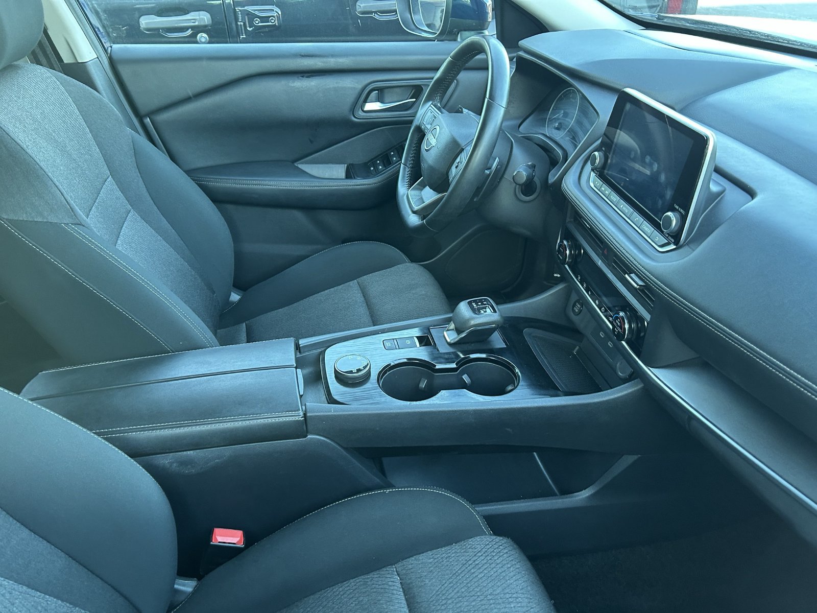 Used 2025 Nissan Rogue SV AWD/4WD image 11