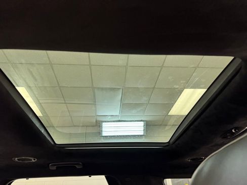 Used 2022 Hyundai Palisade Calligraphy image 17