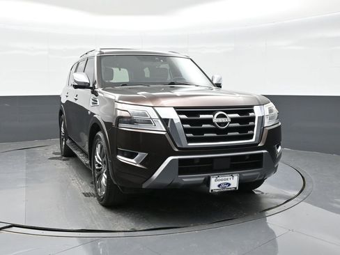 Used 2021 Nissan Armada Platinum w/ Captain's Chairs Package RWD image 13