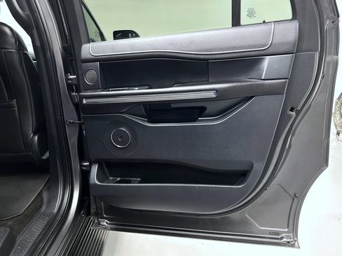 Used 2018 Ford Expedition Max XLT w/ Equipment Group 201A AWD/4WD image 17