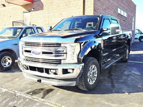 Used 2017 Ford F350 Lariat w/ Lariat Ultimate Package image 4