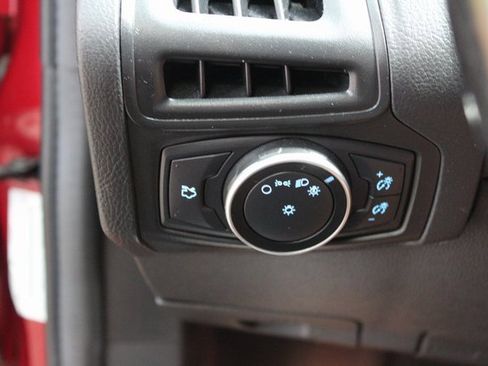 Used 2017 Ford Focus SE w/ SE Winter Package image 11