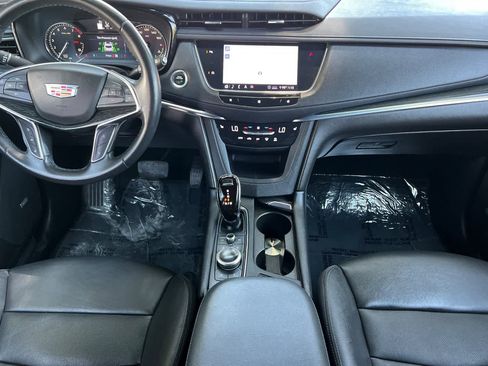 Used 2020 Cadillac XT5 Premium Luxury AWD/4WD image 4