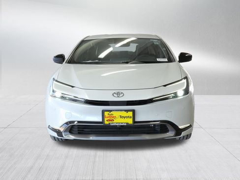 Used 2024 Toyota Prius XLE image 2