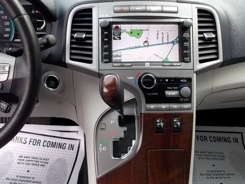 Used 2010 Toyota Venza w/ Premium Pkg #2 FWD image 24