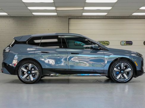 Used 2024 BMW iX xDrive50 w/ Premium Package AWD/4WD image 4