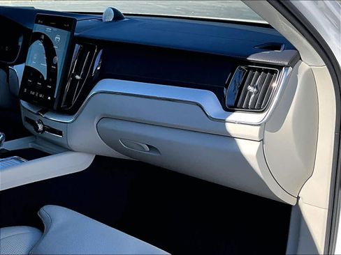 Used 2026 Volvo XC60 B5 Ultra w/ Climate Package image 19