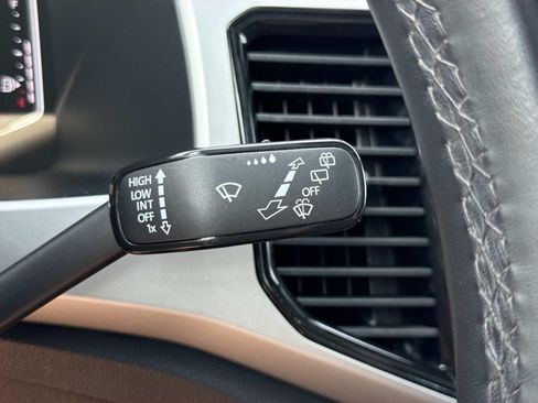 Used 2023 Volkswagen Atlas Cross Sport SEL R-Line AWD/4WD image 17