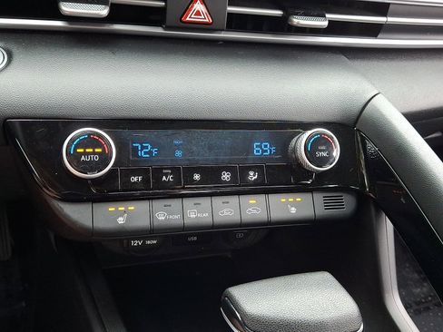 Used 2023 Hyundai Elantra Blue FWD image 14