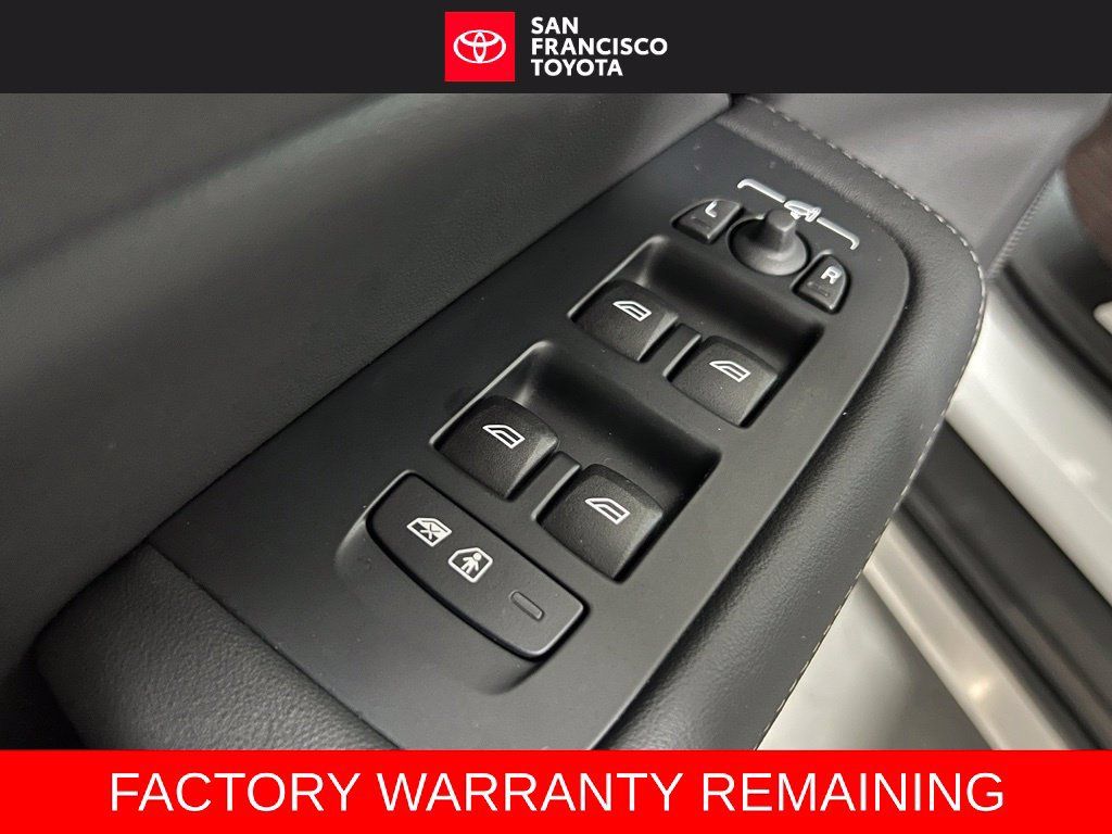 Used 2026 Volvo V60 B5 Cross Country Ultra w/ Climate Package AWD/4WD image 36