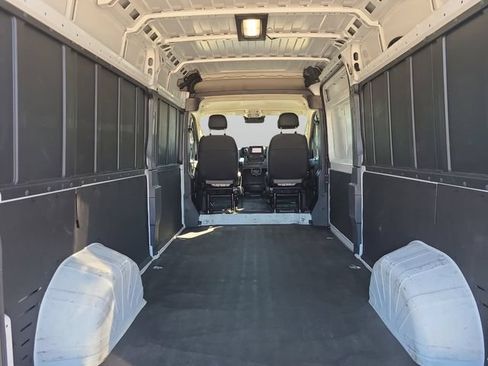 Used 2025 RAM ProMaster 2500 w/ Convenience Group FWD image 5