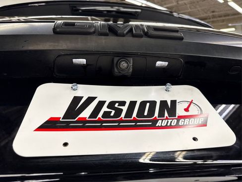 Used 2022 GMC Yukon Denali image 16