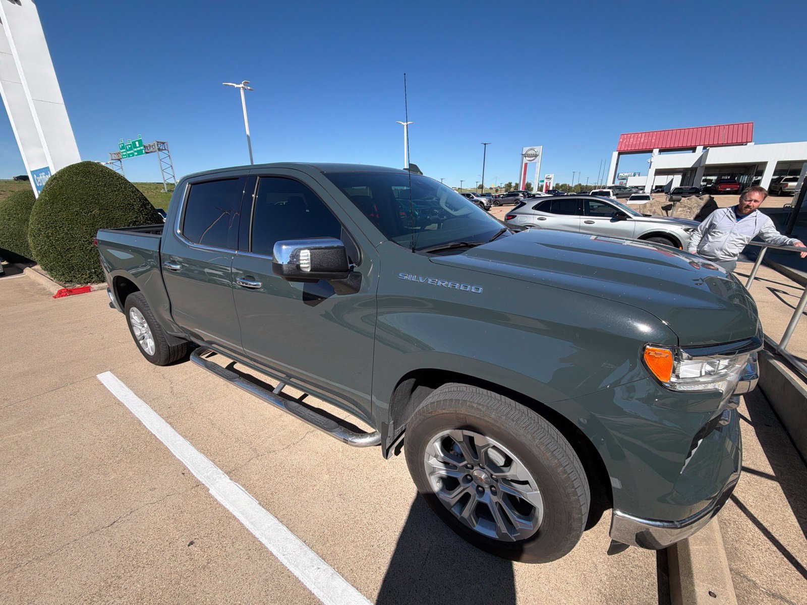 Used 2025 Chevrolet Silverado 1500 LTZ RWD image 24