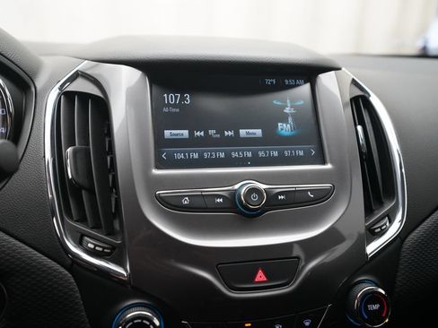 Used 2017 Chevrolet Cruze LT w/ Convenience Package FWD image 6