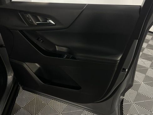 Used 2025 Chevrolet Equinox LT w/ Safety and Technology Package image 32