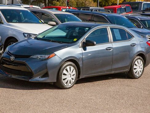 Used 2018 Toyota Corolla LE image 9