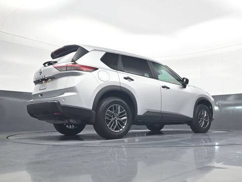Certified 2025 Nissan Rogue S FWD image 21