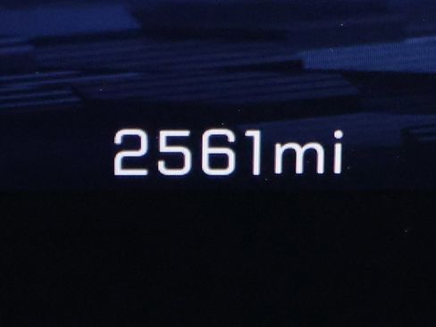 Used 2026 Chevrolet Suburban Z71 w/ Comfort Package image 24