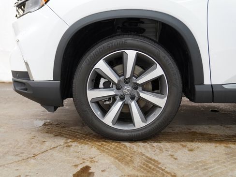 Used 2025 Honda Pilot Elite image 17