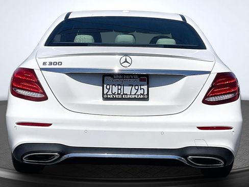Used 2019 Mercedes-Benz E 300 w/ Premium 1 Package image 4