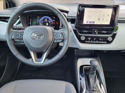 Used 2026 Toyota Corolla SE image 15