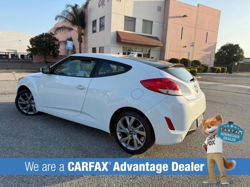 Used 2017 Hyundai Veloster FWD image 8