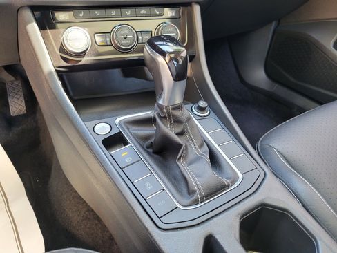 Used 2024 Volkswagen Jetta SE FWD image 21