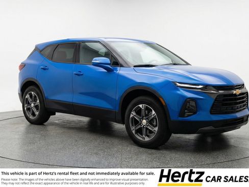 Used 2025 Chevrolet Blazer LT FWD image 1