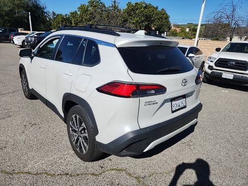 Certified 2023 Toyota Corolla Cross XLE image 3