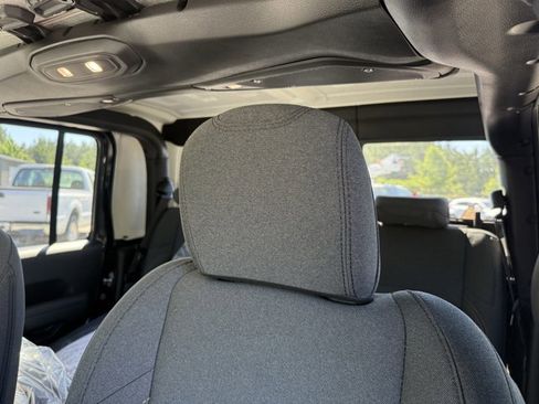 New 2025 Jeep Gladiator Willys image 20