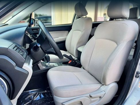 Used 2014 Subaru Forester 2.5i AWD/4WD image 14