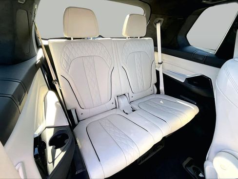 Used 2022 BMW X7 M50i AWD/4WD image 23