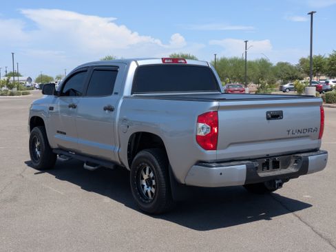 Used 2019 Toyota Tundra SR5 w/ SR5 Convenience Package RWD image 3