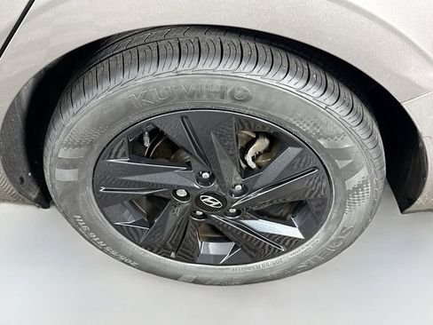 Certified 2021 Hyundai Elantra SEL FWD image 32