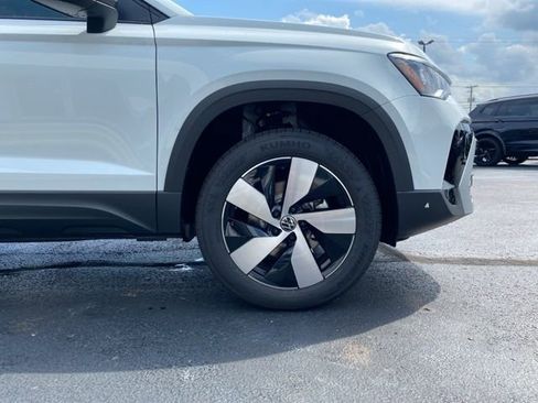 New 2025 Volkswagen Taos S image 15