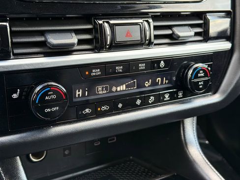 Used 2025 Nissan Pathfinder SL image 28