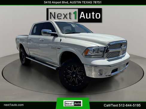 Used 2018 RAM 1500 Laramie w/ Convenience Group AWD/4WD image 2