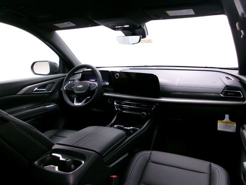 New 2026 Chevrolet Traverse LT w/ Driver Confidence Package image 3