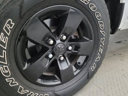 Used 2019 RAM 1500 Express image 31