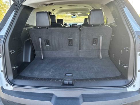 Used 2020 Chevrolet Traverse LT w/ LT Premium Package image 25