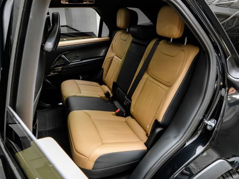 Used 2023 Land Rover Range Rover Sport SE Dynamic image 42