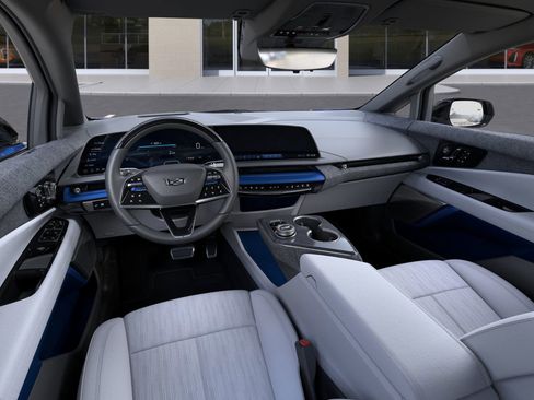 New 2025 Cadillac Optiq Luxury 2 image 39