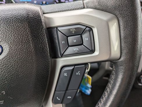 Used 2018 Ford F250 Lariat w/ Lariat Value Package AWD/4WD image 19